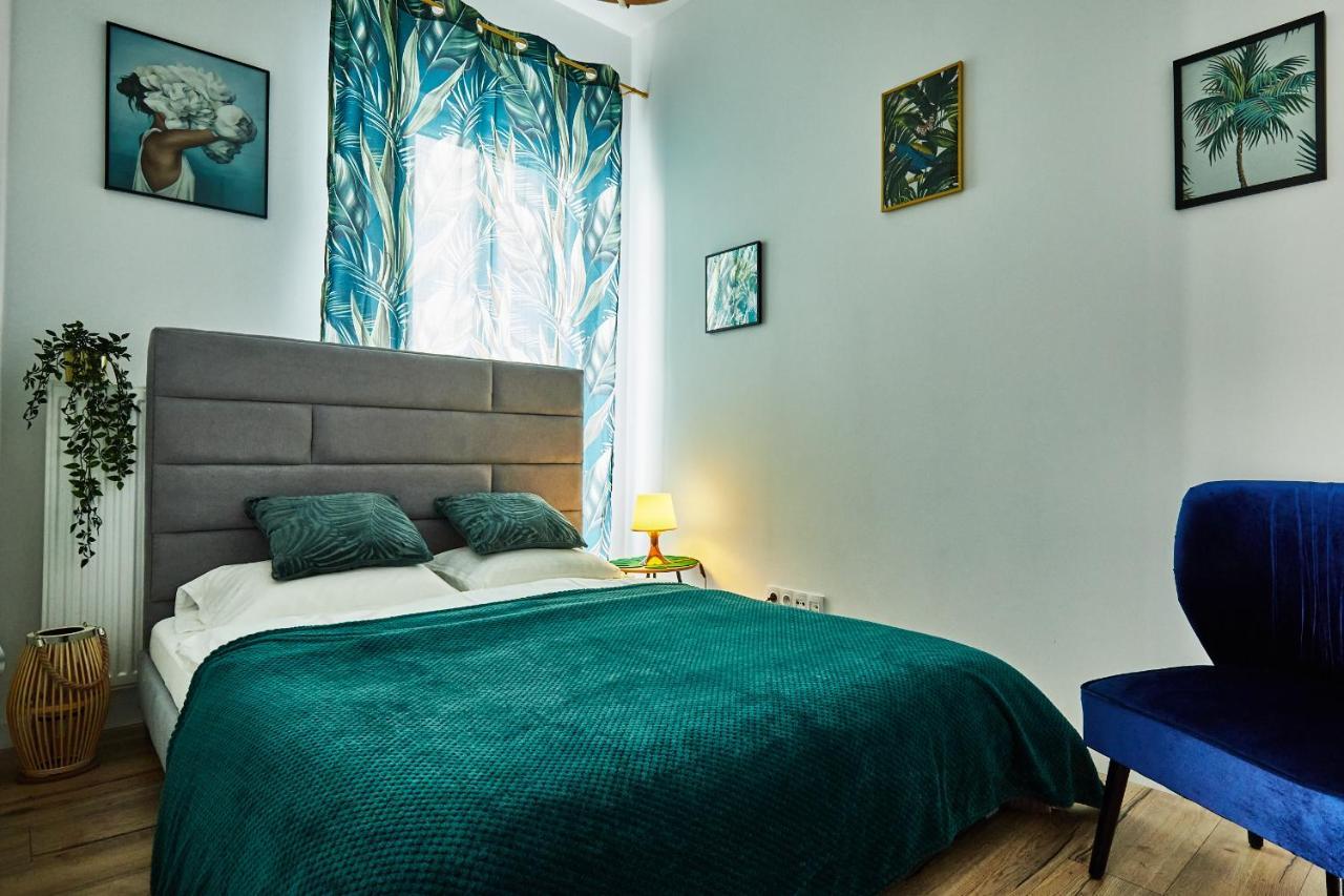 Ferienwohnung Prymasa Tysiaclecia 83A Warschau Exterior foto